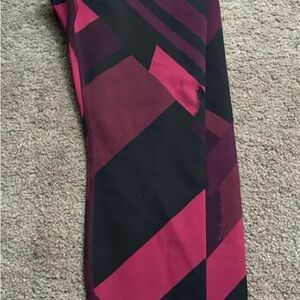 Brooks Geometric Black and Pink Leggings